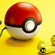 Imagen para el artículo titulado Razer acaba de ganar la guerra de auriculares inalámbricos con un modelo Pikachu que se carga en una Poke Ball